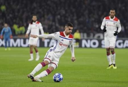 队的防守短 队的防守短